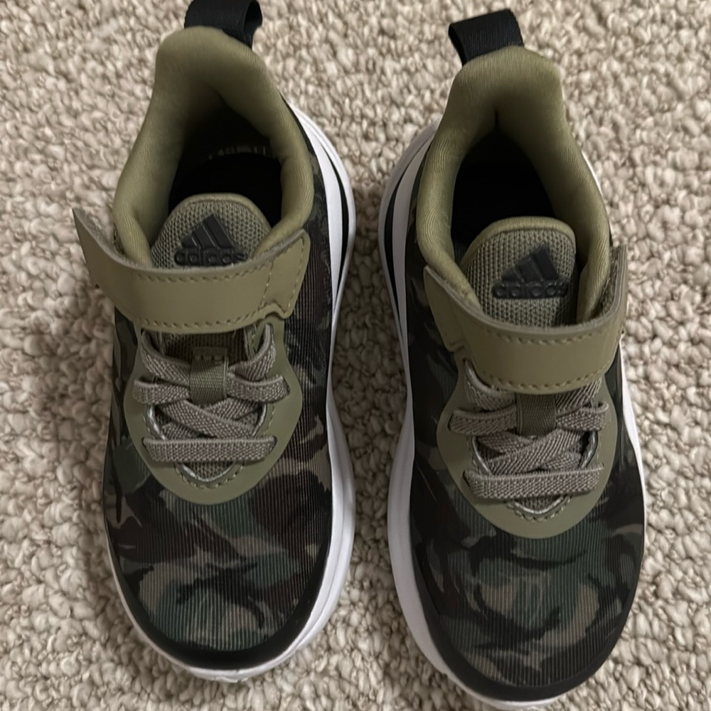 Toddler Boys Brand New Adidas Camo Shoes 8